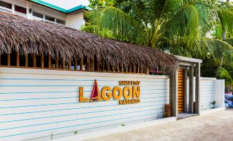 Shallow Lagoon Rasdhoo