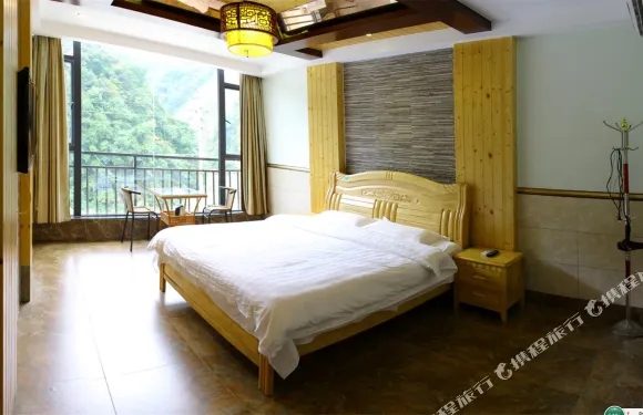 雙龍福酒店（龍勝温泉店）