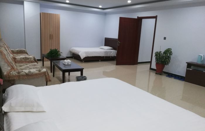 Pingshan Langyi Express Hotel