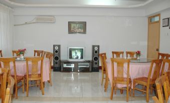 Youyi Hotel - Housity