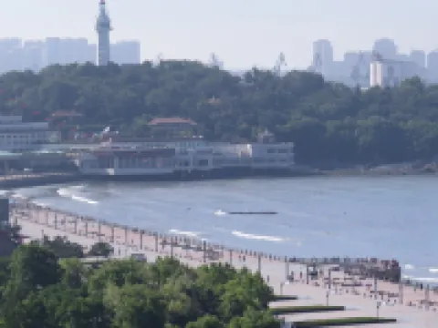 Yantai Hainabian Scenic Apartment