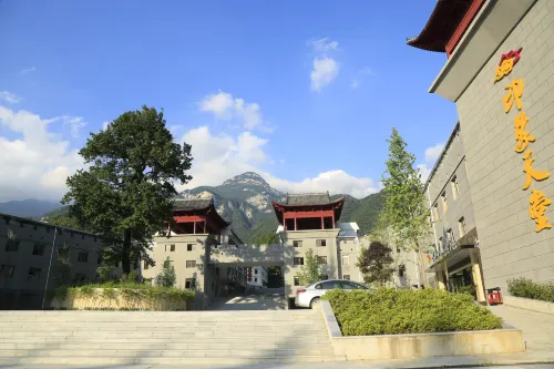 Luotian impression Paradise Hotel - parking