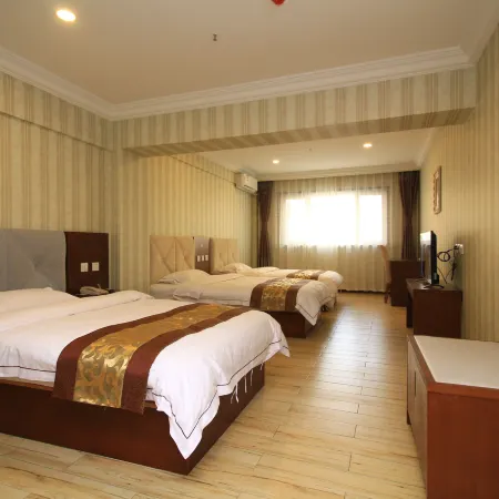 Longkou Zhonglai Business Hotel