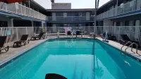 Sunset West Hotel, SureStay Collection by Best Western - Private Pool