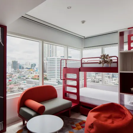 Centara Watergate Pavilion Hotel Bangkok Отели рядом с достопримечательностью «Школа Матер Деи»