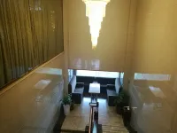 忠縣7齊商務飯店 - 停車場