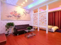 Holiday Theme Hotel Rome, Fengqiu Hotels in Fengqiu
