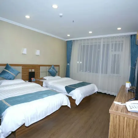 Super 8 Hotel (Dunhua Railway Station)
