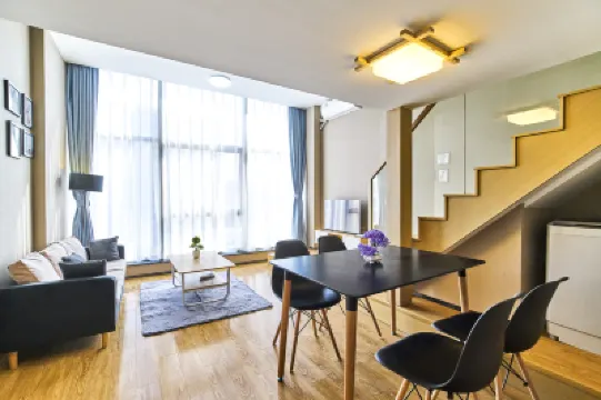 เพลสแซนต์ เดลี เรนทัล โรงแรมใกล้สวนสาธารณะอลิบาซิ