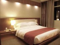 鹤壁国汇大酒店 - 普通大床房