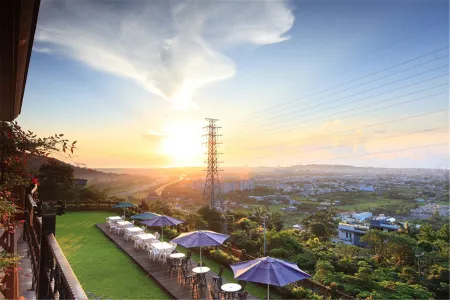 Cloud Top Landscape Hotel