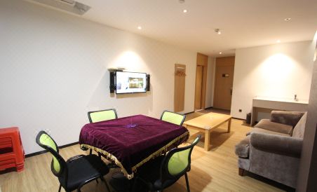 IU Hotel (Xinyi Zhongxing 6th Road) - Housity