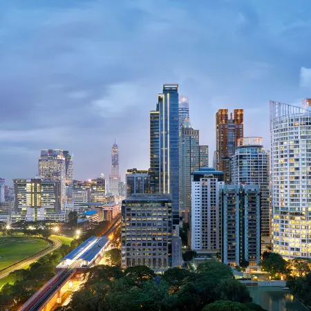 Dusit Suites Hotel Ratchadamri, Bangkok Отели рядом с достопримечательностью «Станция BTS Ратчадамри»