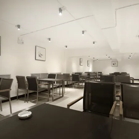 Qiqihar Yifeng Business Hotel (Jianhua Hospital)