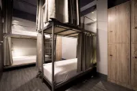 Taipei Travelers International Hostel - イン(INN)