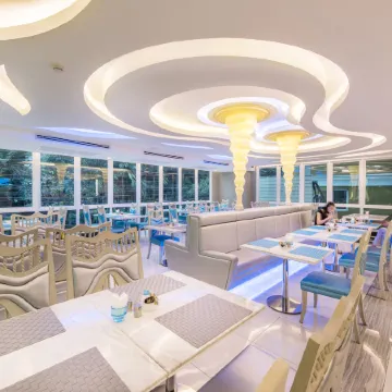 Le Tada Parkview Hotel Отели рядом с достопримечательностью «Станция надземного метро Victory Monument»