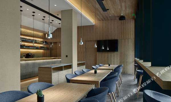 EBO Hotel(Hangzhou West Lake Wulin Square Store)