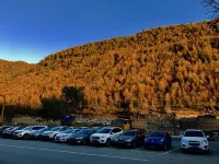 Chang Ping Inn(Four Girls Mountain Scenic Area) - parcheggio