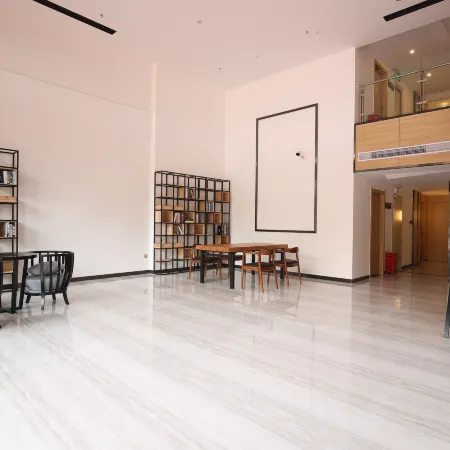 Lanli Lily Hotel (Yangchun Donghu)