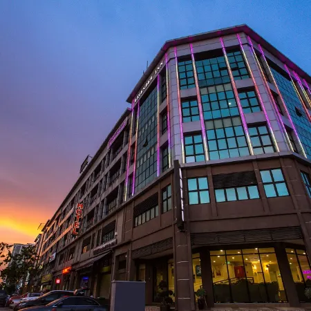Lavender Inn USJ Отели рядом с достопримечательностью «Торговый центр Summit USJ»