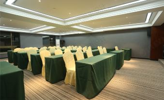 U-Hotel (Shenzhen Fuyong Metro Station)