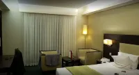 Parsian Evin Hotel