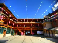 Yunlv Guanhu Inn