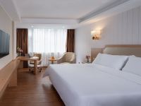 维也纳3好酒店(广州机场路万达广场店) - 高级大床房
