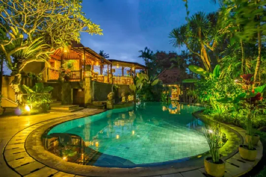 Villa Sonia Ubud Отели рядом с достопримечательностью «Убудский дворец»