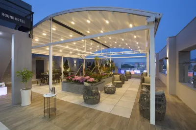 南浦獵犬尊貴飯店 臨時首都紀念館附近的飯店