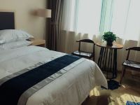 宝泰商务酒店(上海吴淞国际邮轮码头店) - 标准大床房