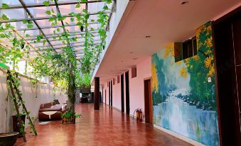 Yongxin Center Hotel