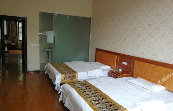 雷波馬湖聚緣酒店