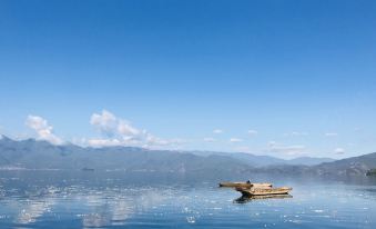 Frist Sight Inn Lugu Lake