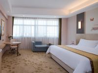 维也纳国际酒店(长沙县机场店) - 豪华景观大床房