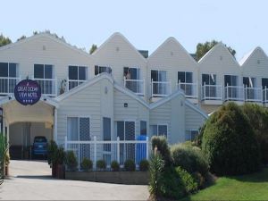 A Great Ocean View Motel