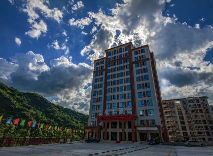 Longquan Hotel