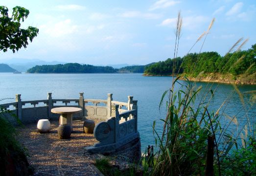 호수 전망 발코니