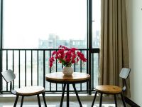 阿米果主题公寓(广州南站店) - 欧式豪华复式三床房