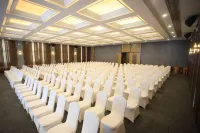 Pavilion Conference Center Hotel (Puyang Ginza Mall) Hotels in Puyang