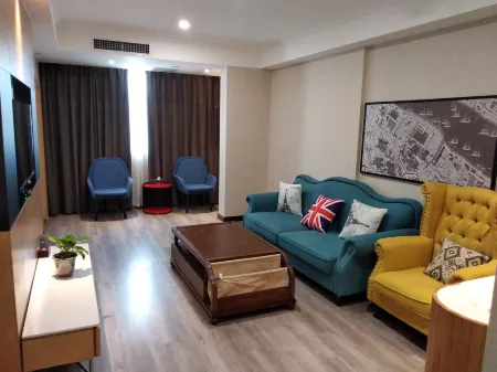 LanOuShangPin Hotel (Shan County Yinzuo Mall)