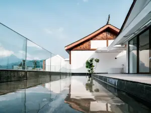 Xianzai Houshe Hotel (Dujiangyan Scenic Area)