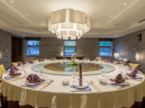 Dongya Hotel Hotels in Qingyang