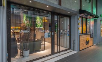 Bouti City Capsule Inn