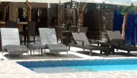 Island Tiki Paradise Resort - Uima-altaat