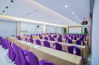 Tuke Global Hotel (Qingtian High-speed Railway Station)