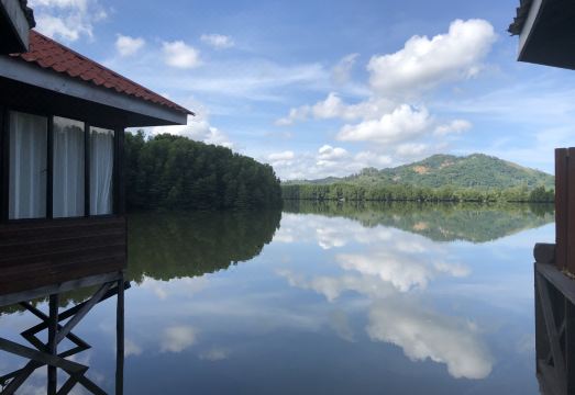 Gayang Friendly Water House Homestay의 수상 가옥