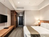 GOLDEN TULIP Incheon Airport Hotel & Suites Hotels in Incheon