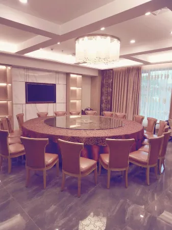 New World Hotel Huaiji Отели в г. Хуайцзи