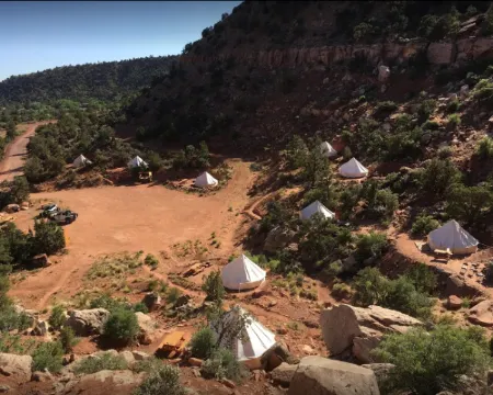 ザイオン グランピング アドベンチャーズ ヒルデールのホテル